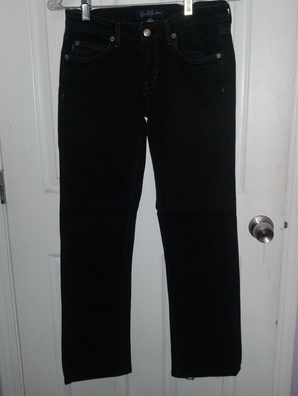 Black Women’s Straight-Leg Jeans